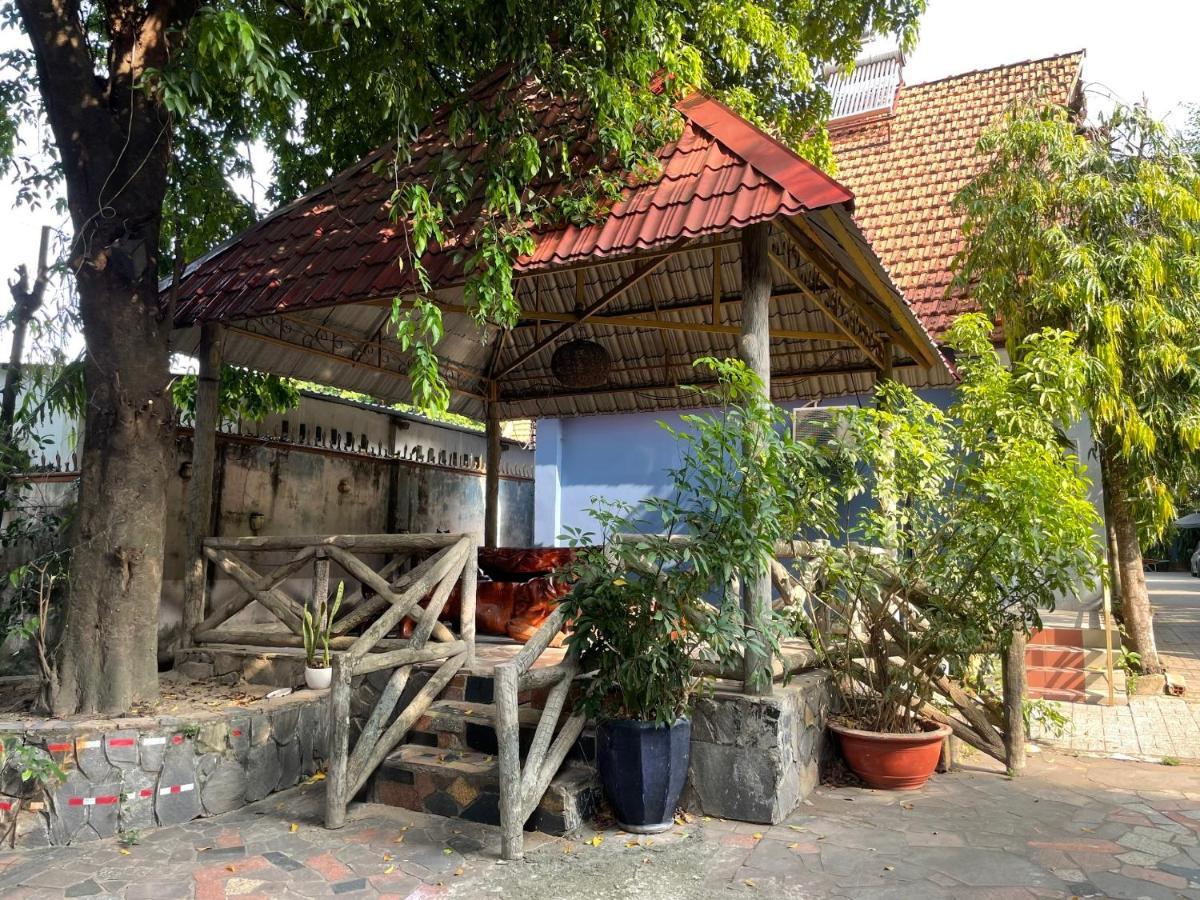 Song Tra Hotel Thu Dau Mot ภายนอก รูปภาพ